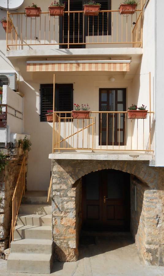 Guesthouse Wish Stari Grad  Exterior photo